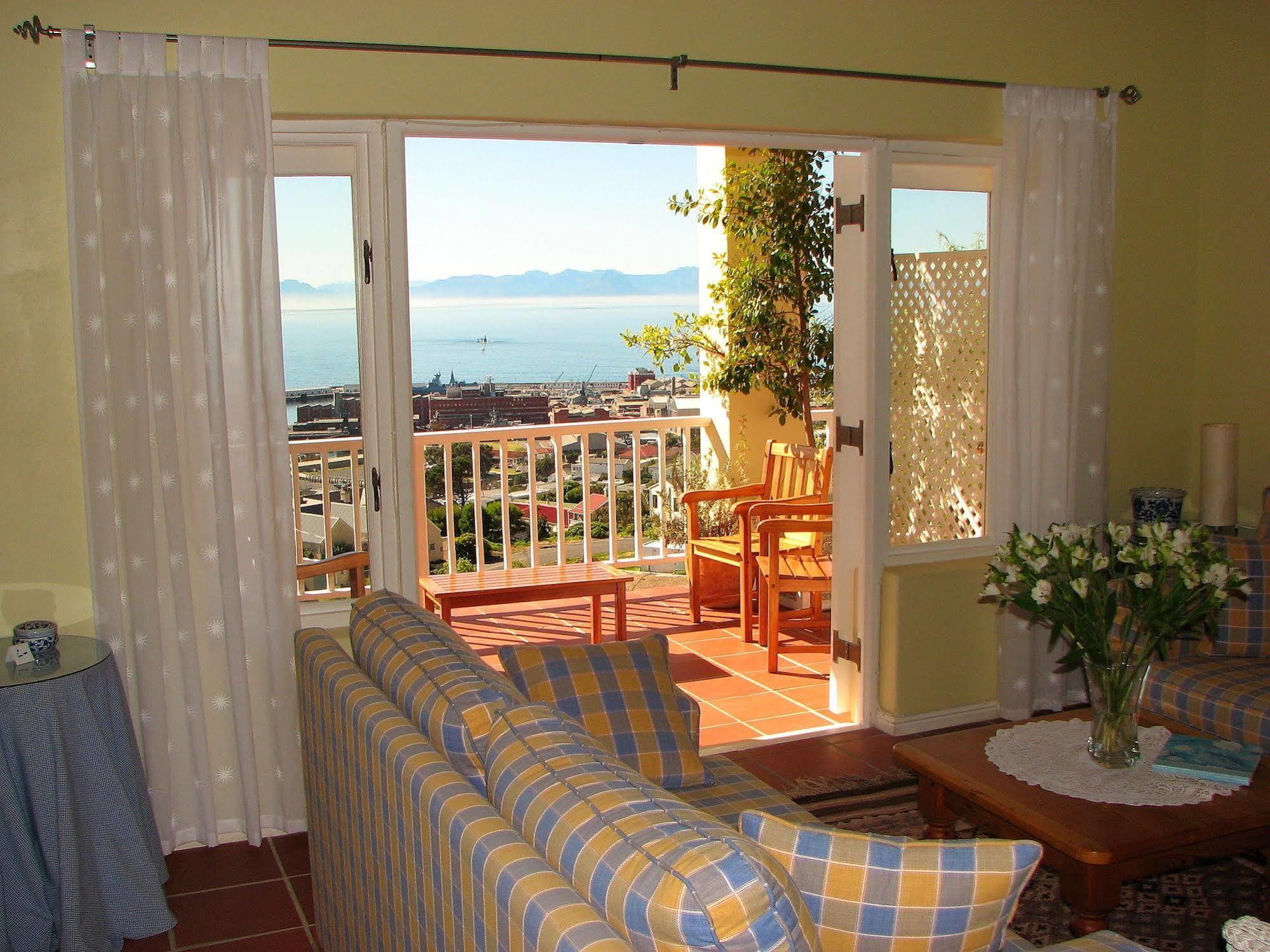 Albatross Guest House Simonʼs Town Exteriér fotografie